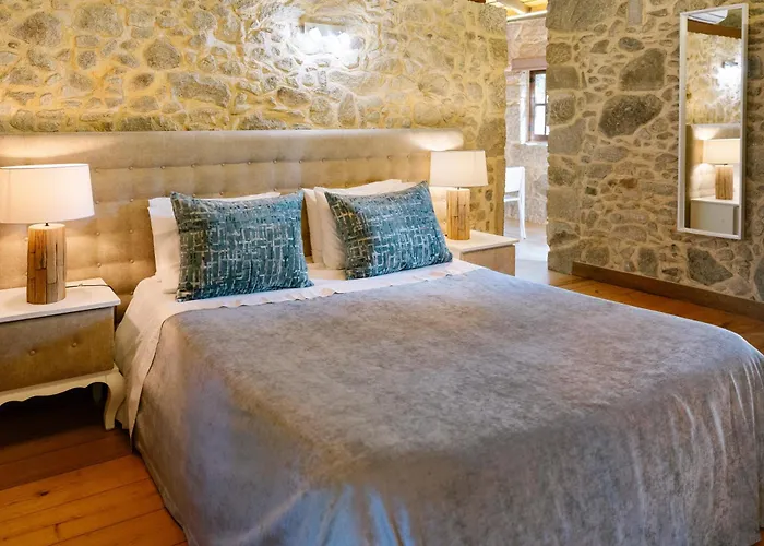 Encosta Dos Tuneis - Turismo E Lazer