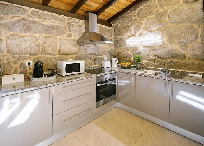 Pensionat Encosta Dos Tuneis - Turismo E Lazer