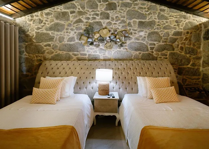 Encosta Dos Tuneis - Turismo E Lazer